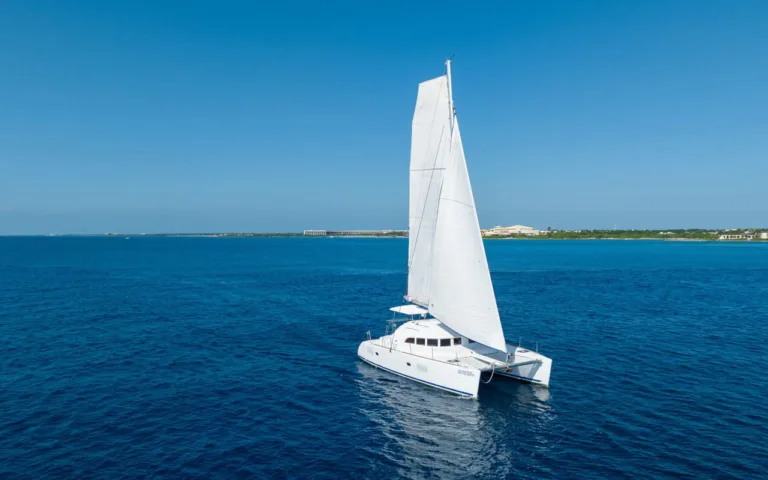 Luxury Yacht Rentals in Riviera Maya: Explore Caribbean Waters in Style