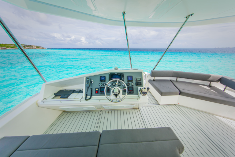Rent a Luxury Yacht in Riviera Maya